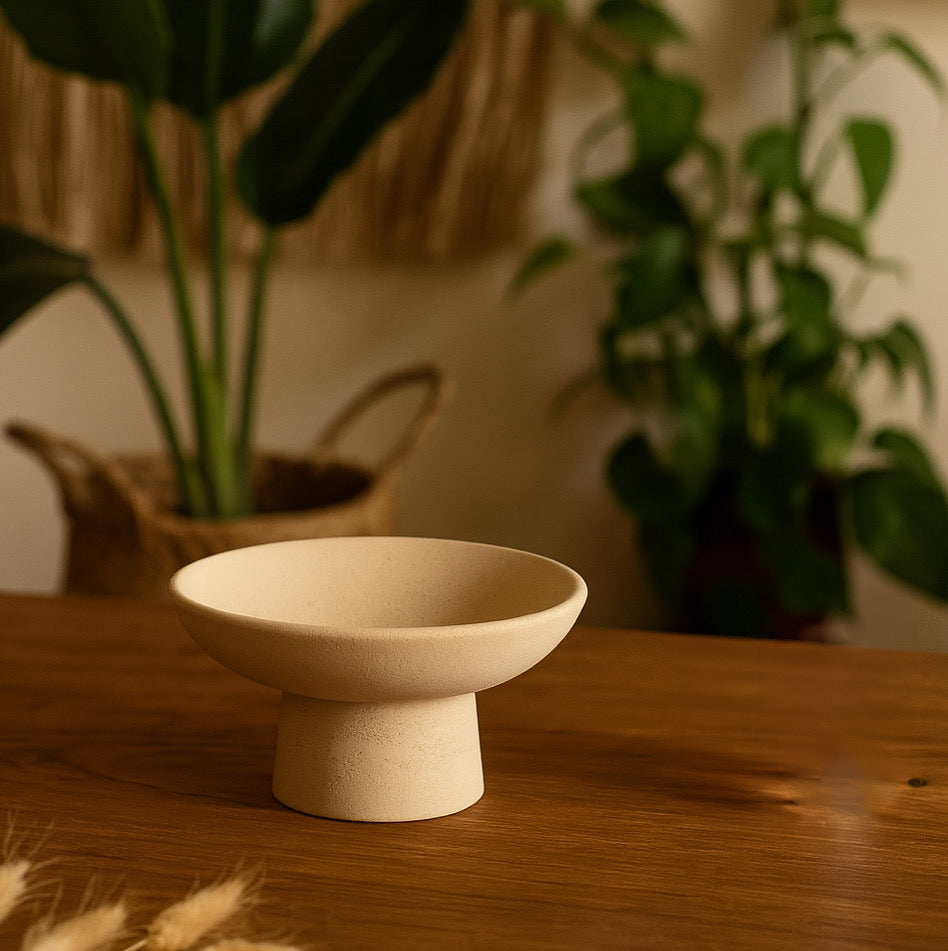Pedestal Round Tray – Sand Finish (Handcrafted)